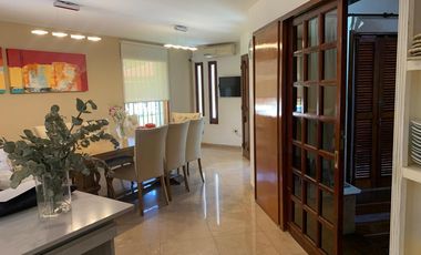 Casa en venta de cuatro dormitorios en Alejandro Centeno, Zona Norte