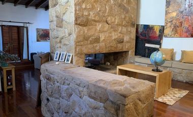 Casa en venta de cuatro dormitorios en Alejandro Centeno, Zona Norte
