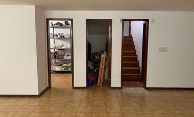 Casa en venta de cuatro dormitorios en Alejandro Centeno, Zona Norte