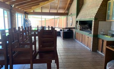 Casa en venta de cuatro dormitorios en Alejandro Centeno, Zona Norte