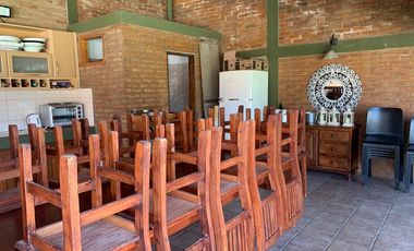 Casa en venta de cuatro dormitorios en Alejandro Centeno, Zona Norte