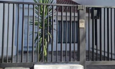 Casa en venta - 4 dormitorios 3 baños 1 cochera - 250mts2 - La Plata [FINANCIADA]
