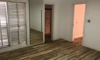 Casa en venta - 4 dormitorios 3 baños 1 cochera - 250mts2 - La Plata [FINANCIADA]