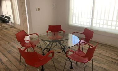 Casa en venta - 4 dormitorios 3 baños 1 cochera - 250mts2 - La Plata [FINANCIADA]