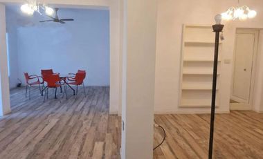 Casa en venta - 4 dormitorios 3 baños 1 cochera - 250mts2 - La Plata [FINANCIADA]