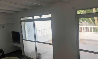 Casa en venta - 4 dormitorios 3 baños 1 cochera - 250mts2 - La Plata [FINANCIADA]