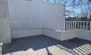 Casa en venta - 4 dormitorios 3 baños 1 cochera - 250mts2 - La Plata [FINANCIADA]