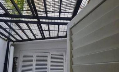 Casa en venta - 4 dormitorios 3 baños 1 cochera - 250mts2 - La Plata [FINANCIADA]