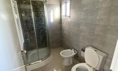 Casa en venta - 4 dormitorios 4 baños - 245mts2  - Villanueva