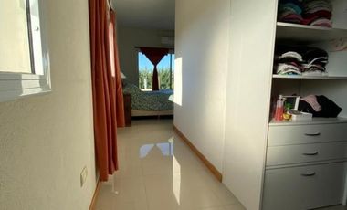 Casa en venta - 4 dormitorios 4 baños - 245mts2  - Villanueva