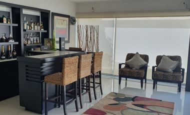ES VENTA DE HERMOSA CASA EN LOMAS DE VALLE ESCONDIDO