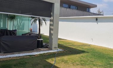 ES VENTA DE HERMOSA CASA EN LOMAS DE VALLE ESCONDIDO