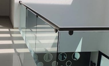 ES VENTA DE HERMOSA CASA EN LOMAS DE VALLE ESCONDIDO