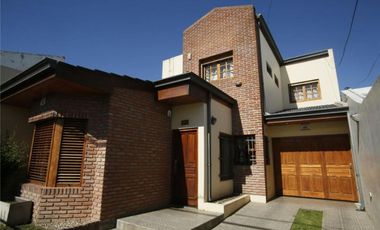 Casa en venta - 3 dormitorios 2 baños 2 cocheras - 230mts2 - Tolosa