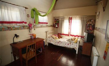 Casa en venta - 3 dormitorios 2 baños 2 cocheras - 230mts2 - Tolosa