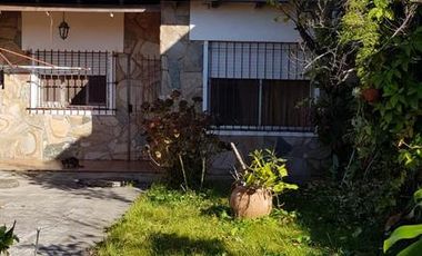 Casa en venta - 2 dormitorios 1 baño - Cochera - 311,6mts2 - Ensenada