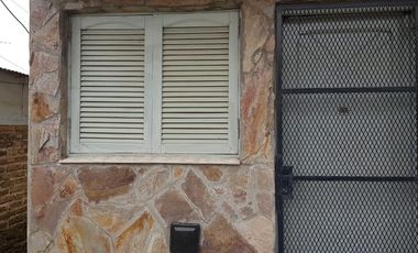 Casa en venta - 2 dormitorios 1 baño - Cochera - 311,6mts2 - Ensenada