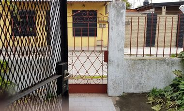 Casa en venta - 2 dormitorios 1 baño - Cochera - 311,6mts2 - Ensenada