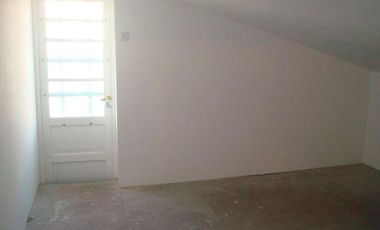 Casa en venta - 3 dormitorios, 1 baño - 124mts2 sobre lote de 155mts2 - Ensenada