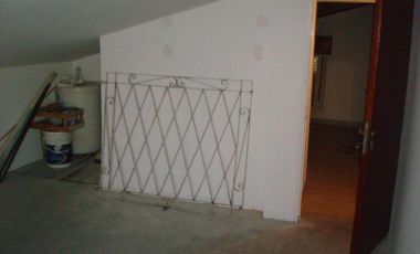 Casa en venta - 3 dormitorios, 1 baño - 124mts2 sobre lote de 155mts2 - Ensenada