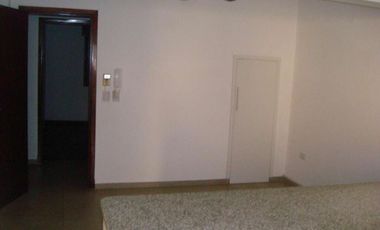 Casa en venta - 3 dormitorios, 1 baño - 124mts2 sobre lote de 155mts2 - Ensenada