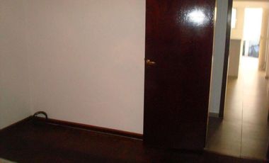 Casa en venta - 3 dormitorios, 1 baño - 124mts2 sobre lote de 155mts2 - Ensenada