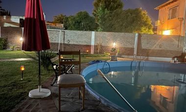 Casa en venta - 4 dormitorios 3baños - 310mts2  - Monte Grande