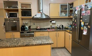 Casa en venta - 4 dormitorios 3baños - 310mts2  - Monte Grande