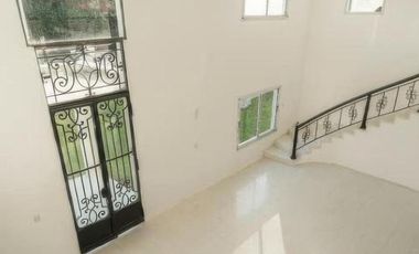Casa venta 4 dormitorios 2 baños 2400 mts 2 totales  - Villa Elvira
