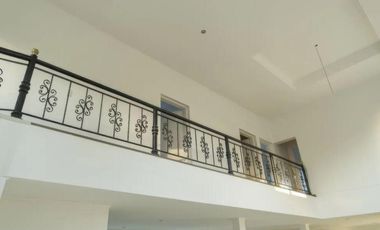 Casa venta 4 dormitorios 2 baños 2400 mts 2 totales  - Villa Elvira