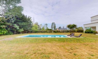 Casa venta 4 dormitorios 2 baños 2400 mts 2 totales  - Villa Elvira