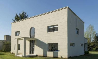Casa venta 4 dormitorios 2 baños 2400 mts 2 totales  - Villa Elvira