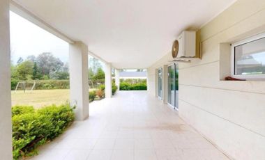 Casa venta 4 dormitorios 2 baños 2400 mts 2 totales  - Villa Elvira