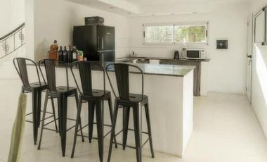 Casa venta 4 dormitorios 2 baños 2400 mts 2 totales  - Villa Elvira