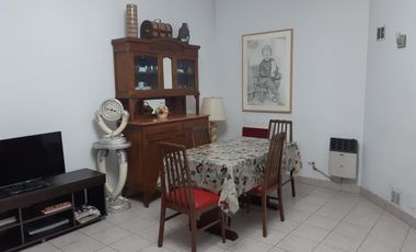 Casa Roma esquina Pedernera con 3 dormitorios y posibilidad de garaje.   Lanús Este