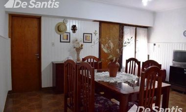 Dúplex 3 ambientes, en buen estado con parque