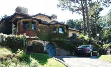 IMPONENTE RESIDENCIA PINAMAR