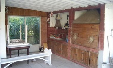 VENTA- PARQUE LELOIR- CASA SOBRE CALLE LOS RESEROS. 877