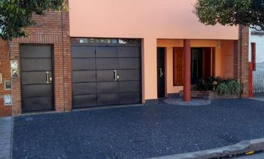 CASA PARA DOS FAMILIAS