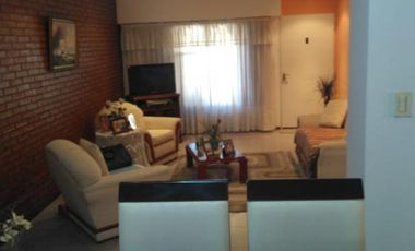 CASA PARA DOS FAMILIAS