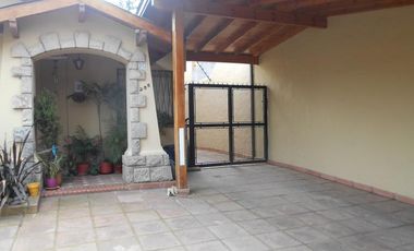 Casa 4 ambientes sobre lote 8.66x55.5