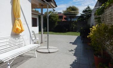 Importante chalet 4 dormitorios y oficinas en Parque Luro