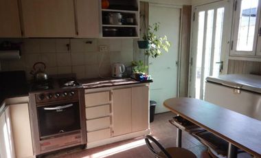 Importante chalet 4 dormitorios y oficinas en Parque Luro