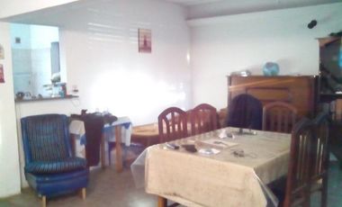 Chalet 4 ambientes en Los Pinares