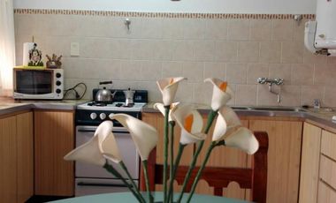 Hermoso departamento con balcón a la calle!!