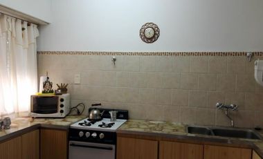 Hermoso departamento con balcón a la calle!!