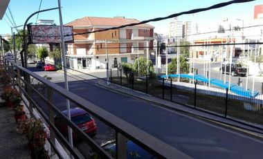 Hermoso departamento con balcón a la calle!!