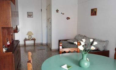 Hermoso departamento con balcón a la calle!!