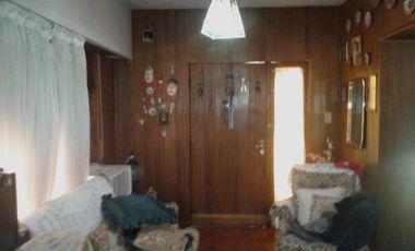 OLIVOS CHALET 3 AMB. JDIN COCHERA PROX AV MAIPU