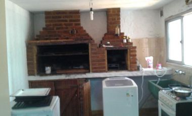 OLIVOS CHALET 3 AMB. JDIN COCHERA PROX AV MAIPU